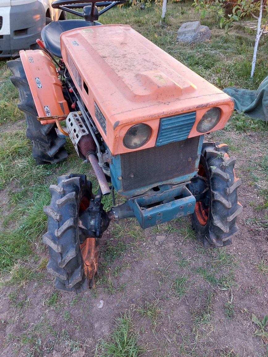 Traktorek sadowniczy Kubota B6000