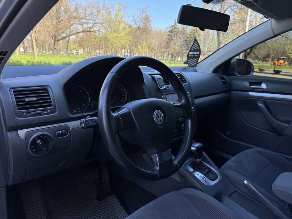 Volkswagen Golf 5! 2.0TDI/ DSG!