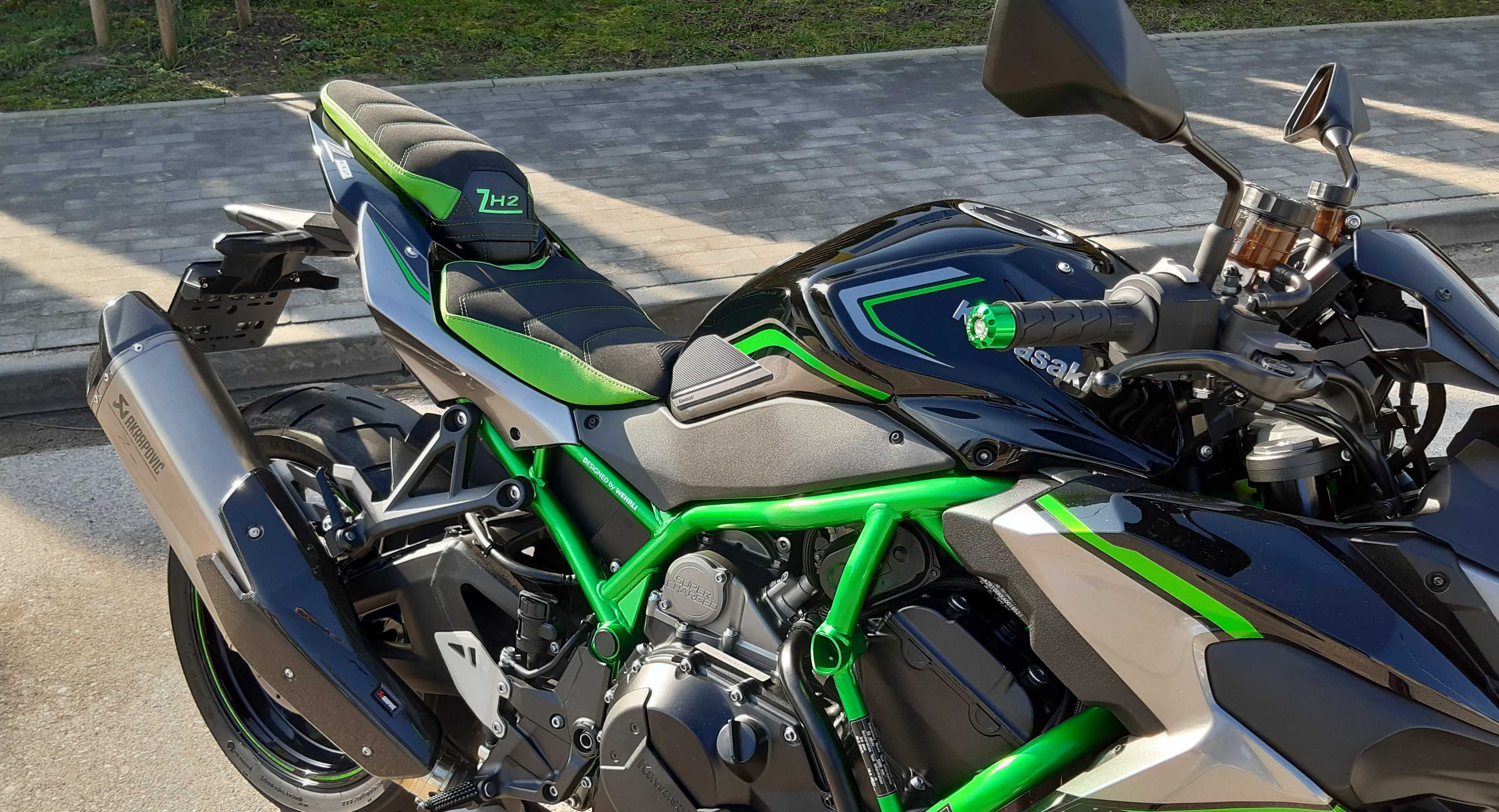 Kawasaki Z-H2 ZH2 Z H2 Akrapovic