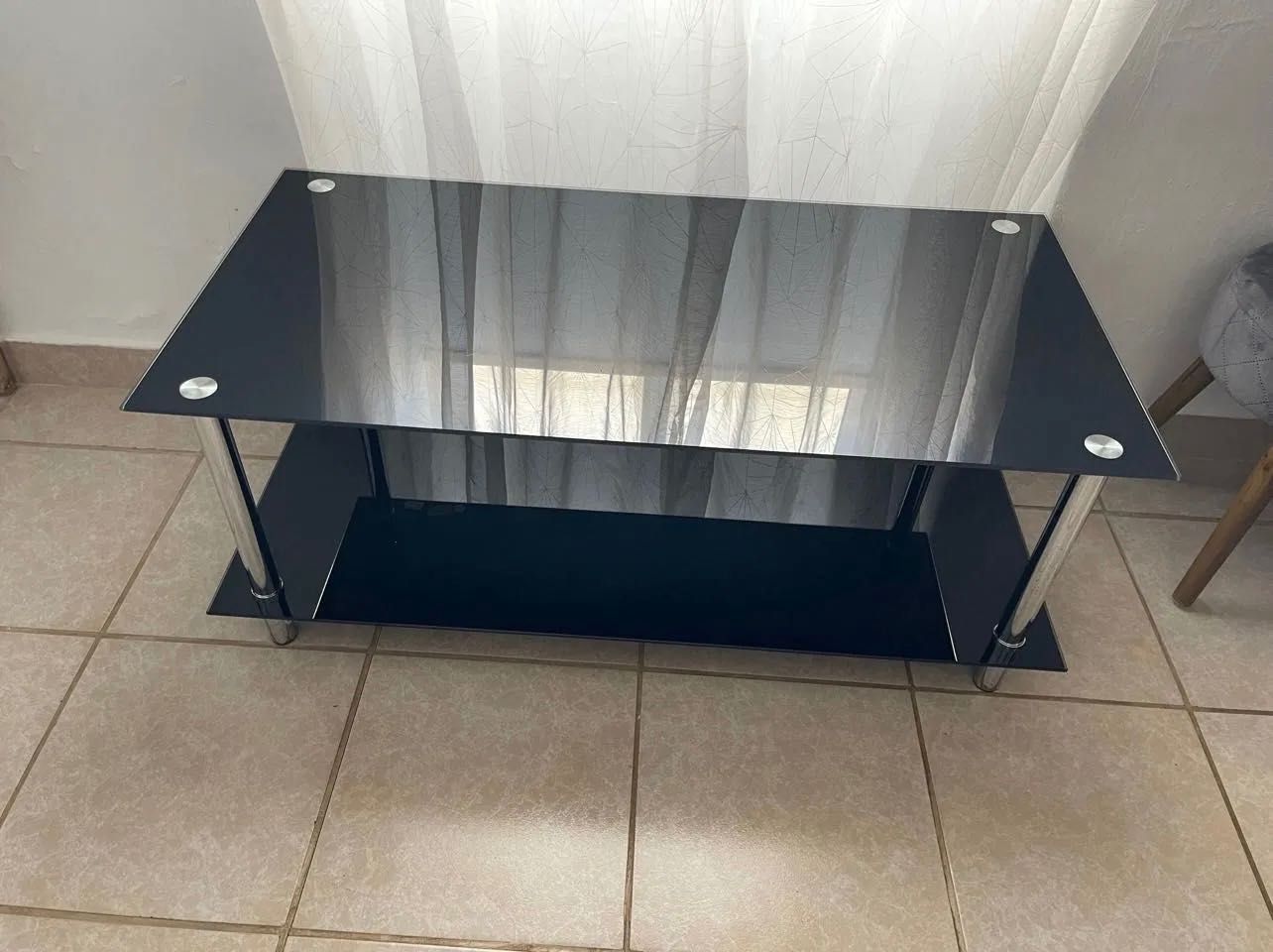 Mesa de vidro preta