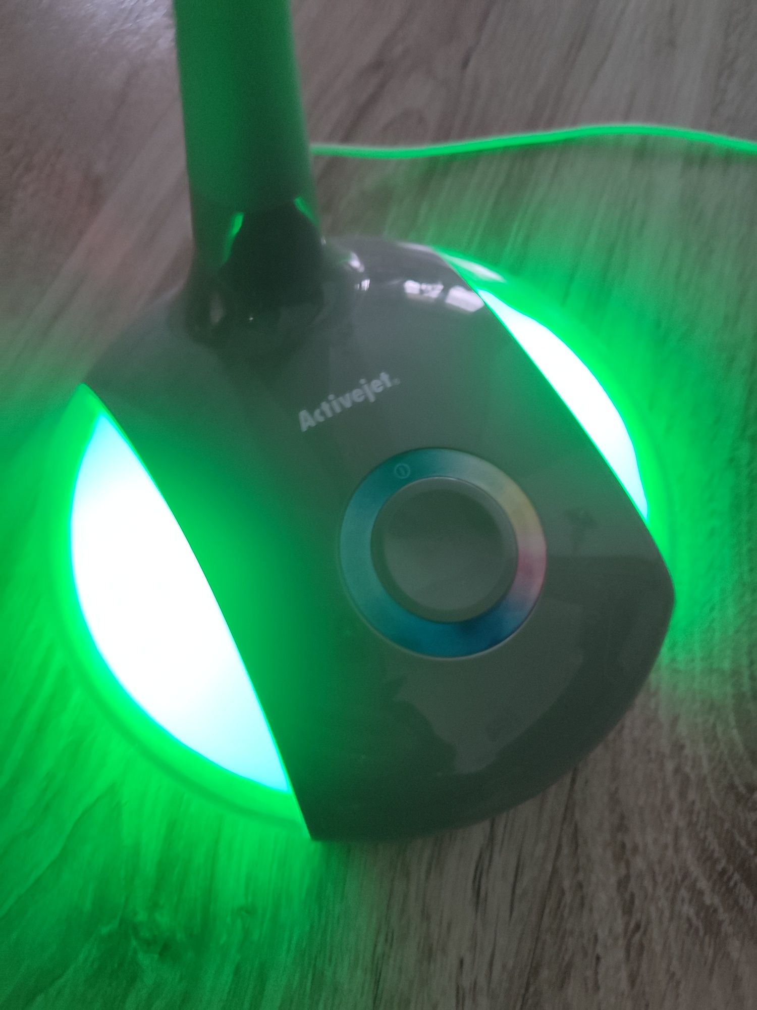 Lampka na biurko LED