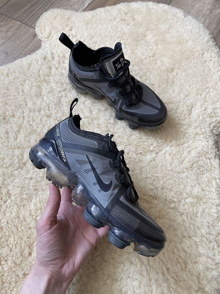 Nike Nike Air Vapormax 2019 дитячі кросівки р. 35.5 оригінал