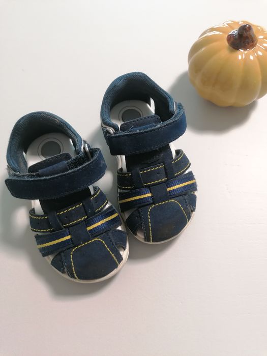 Sapatinhos Azul Marinho de Bebé Menino