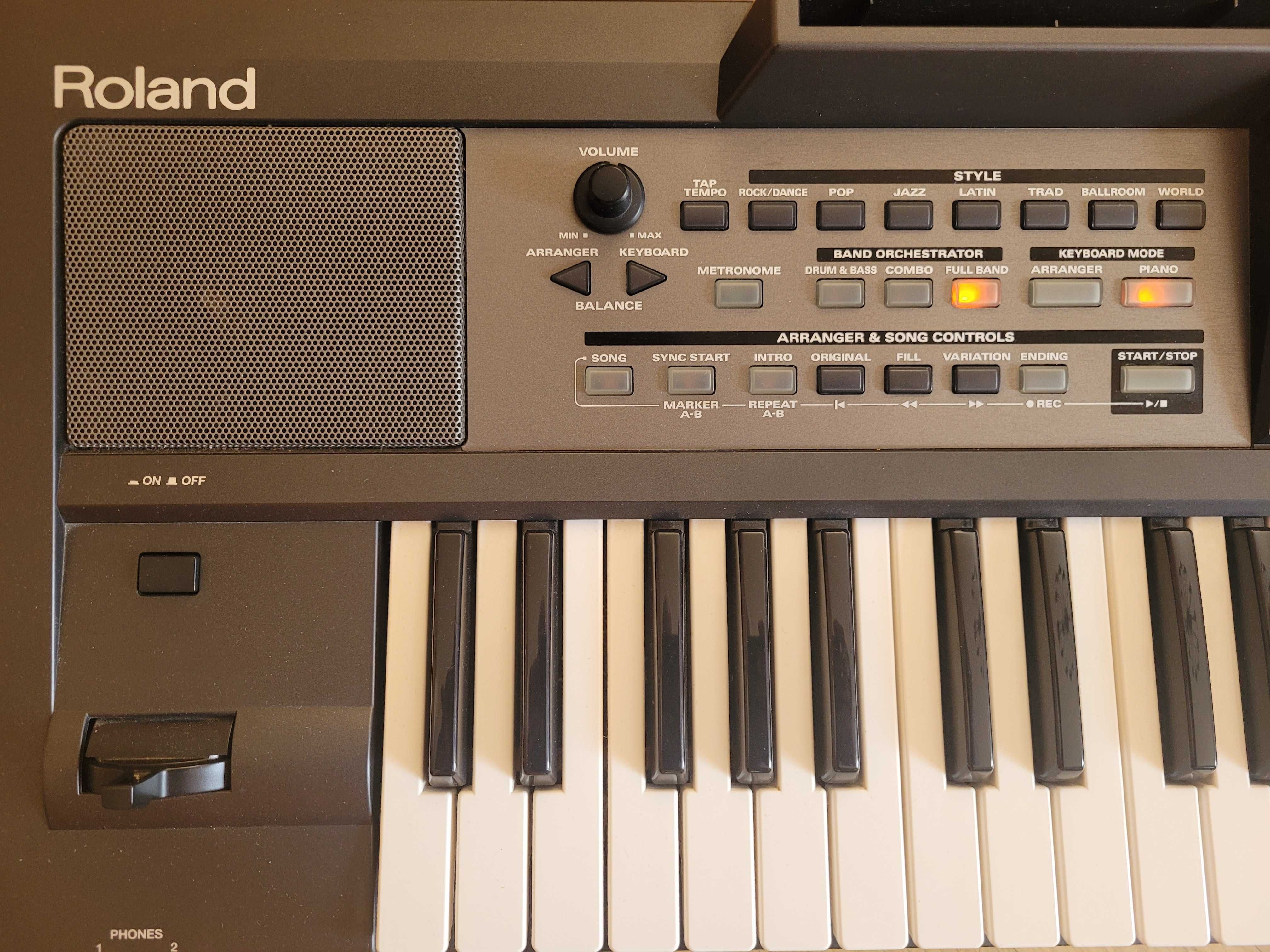 Syntezator , pianino , keyboard ,arranger  Roland E-09