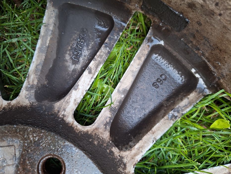 Продам легкосплавный диск Subaru