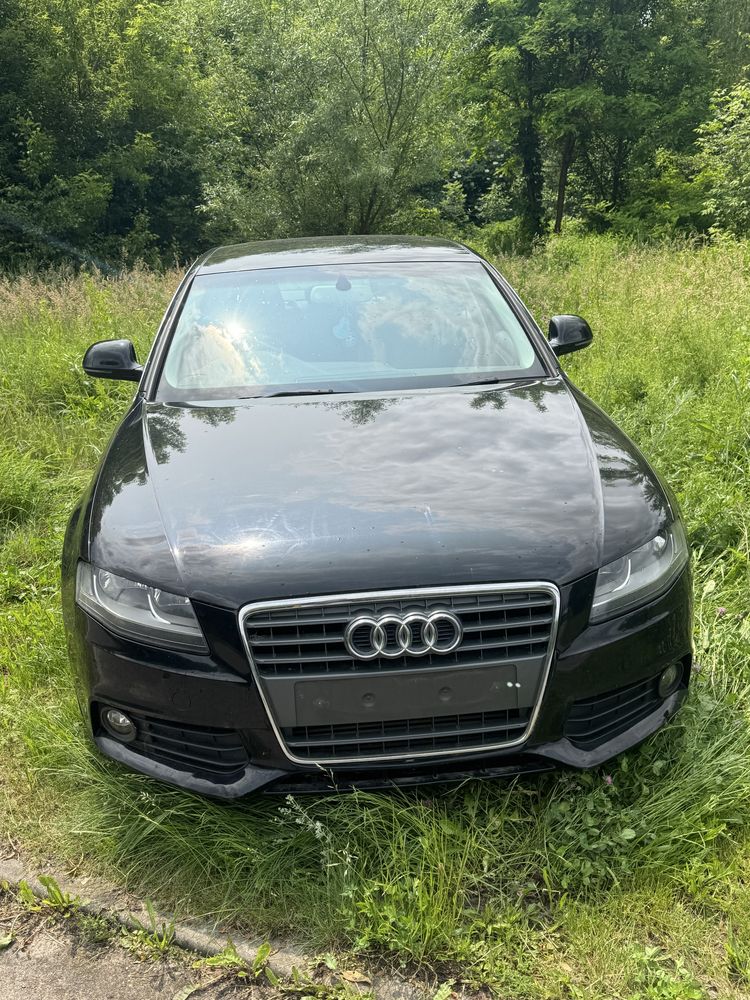 AUDI A4B8 2.0TDI automat Anglik LY9B