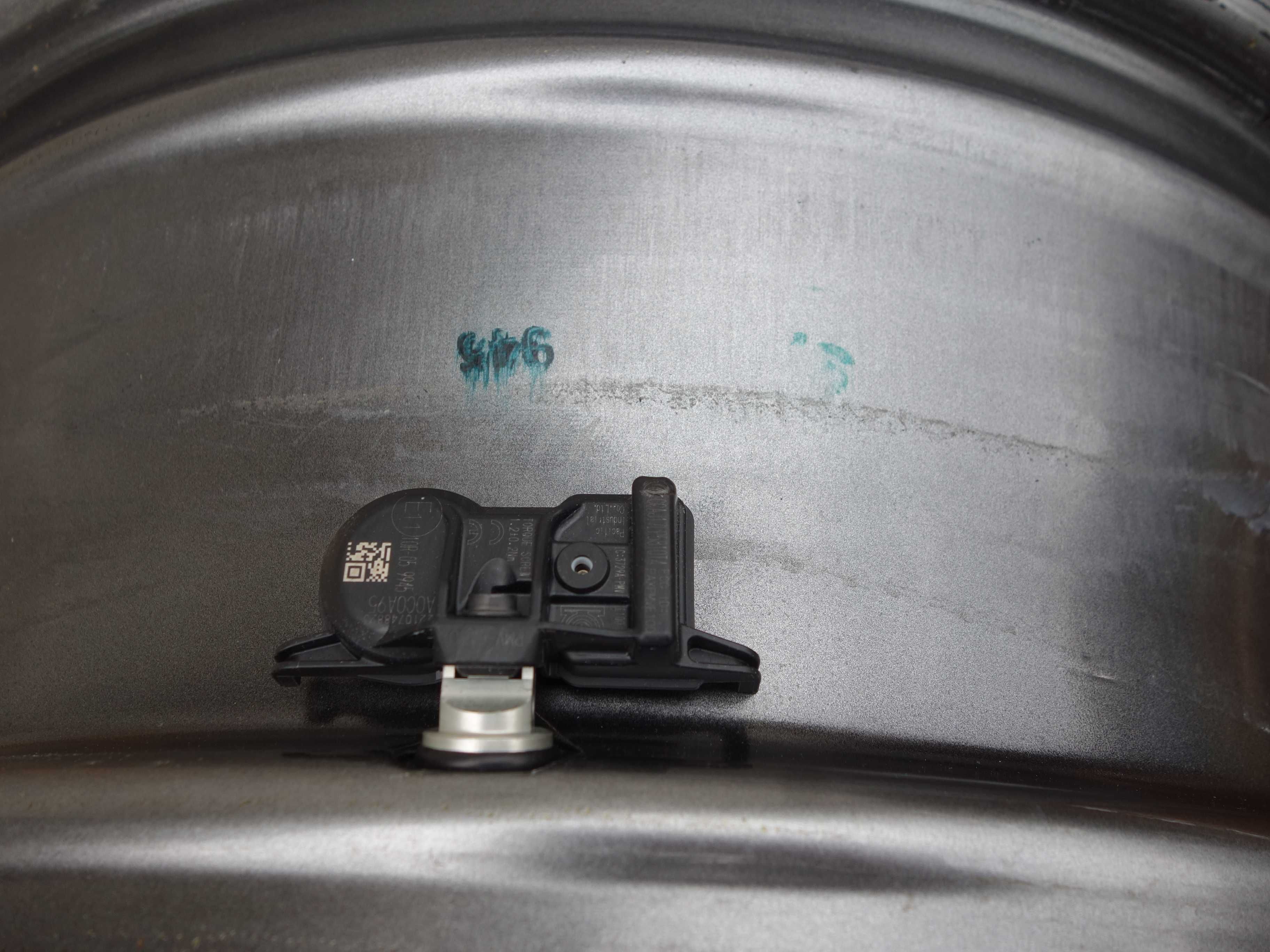 Felgi TOYOTA YARIS IV 16'' NOWE Demo Czujniki TPMS