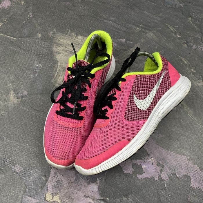 Кроссовки для тренування залу Nike Revolution 3