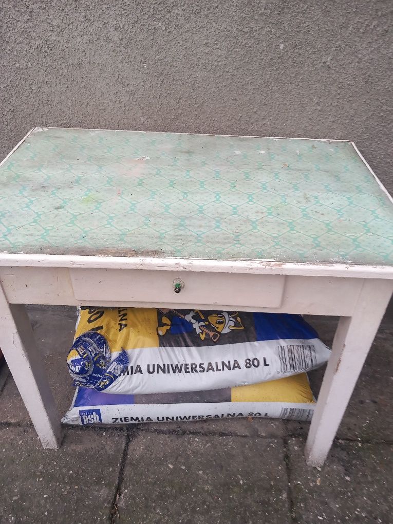 Stol kuchenny masywny z szuflada Wys 80cm Szer 100×67