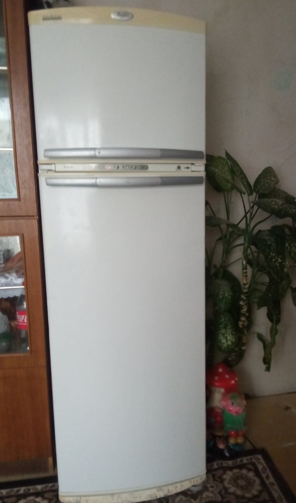 Холодильник Whirlpool (NO FROST