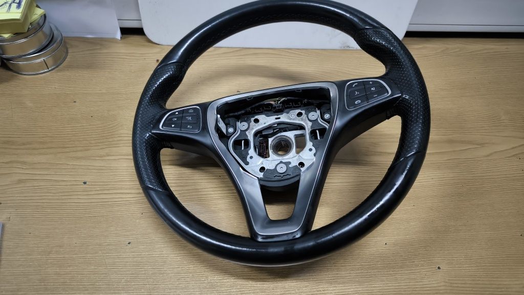 Volante em pele de Mercedes C220, W 205