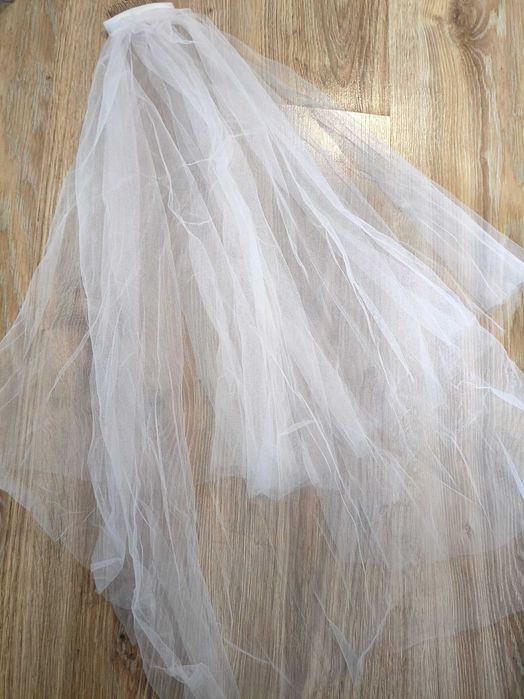 Welon z koła biały nowy na grzebieniu plus podwiązka