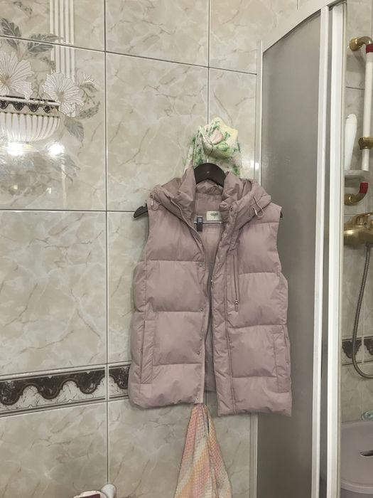 Утепленная жилетка colins