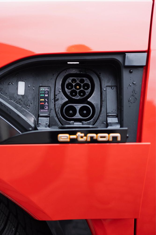 Audi-etron 55 Quattro в максимальній комплектації