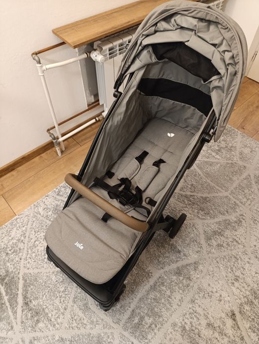 Joie Pact Pro lekki kompaktowy wózek spacerowy spacerówka