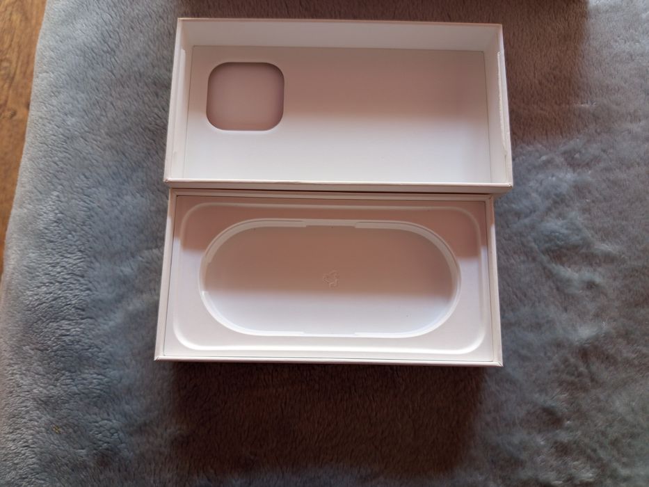 Sprzedam pudełko oryginalne do iPhone 16 Pro