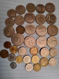 Varias moedas estrangeiras conformr foto