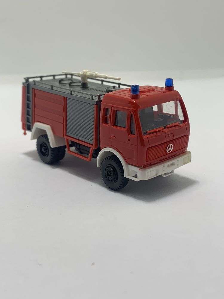 Mercedes Bombeiros Roskopf escala 1/87
