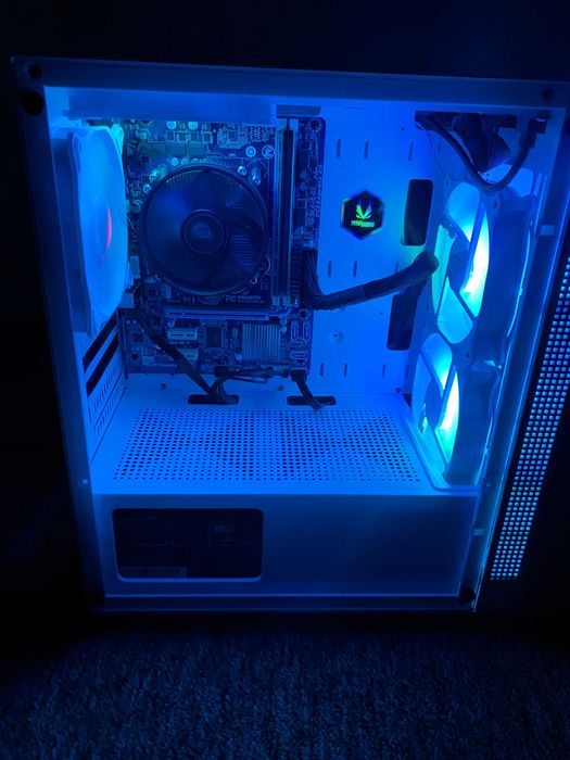 Komputer stacjonarny INTEL Core i5 8GB ram SSD