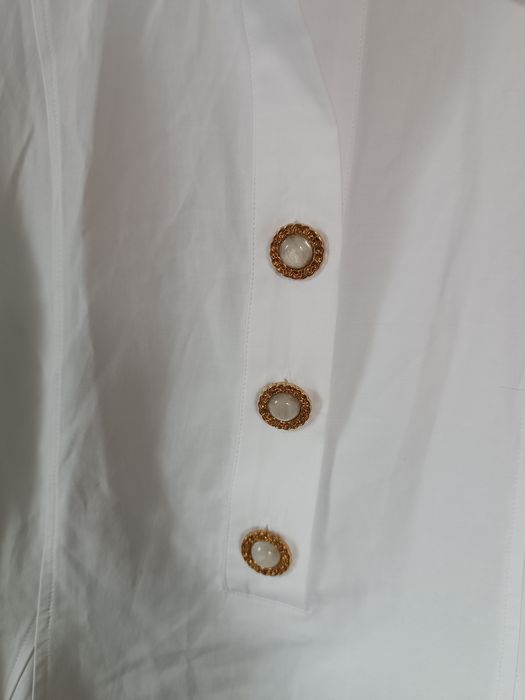 Sukienka biała z kołnierzem guziki Reserved Zara nowa