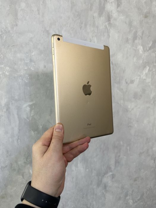 iPad 5, 32 ГБ, Wi-Fi.