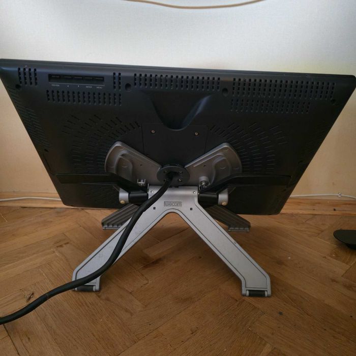 Графічний монітор Wacom Cintiq 21UX