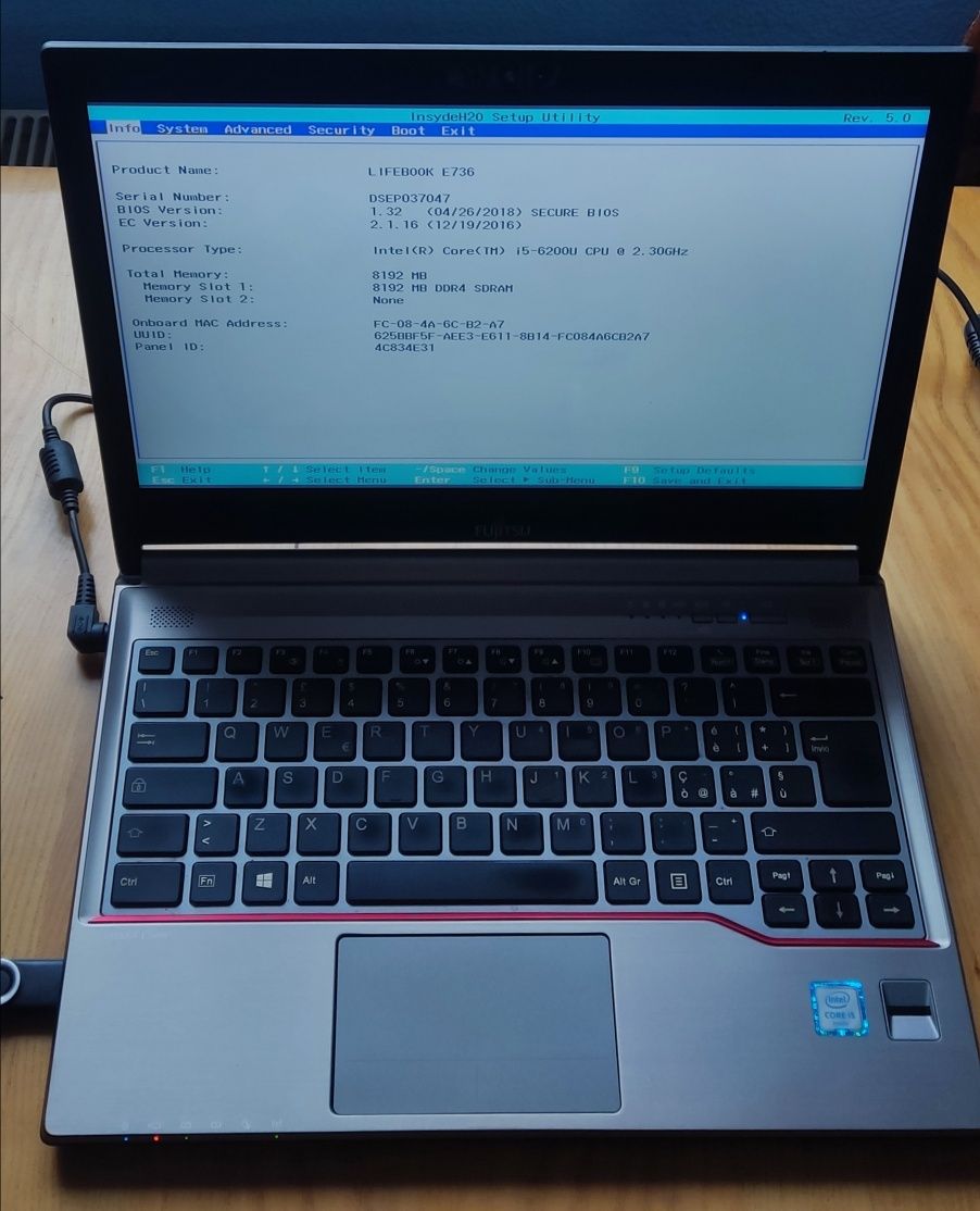 Ноутбук Fujitsu e736 i5 6200 SSD 240 Акб 4-5год