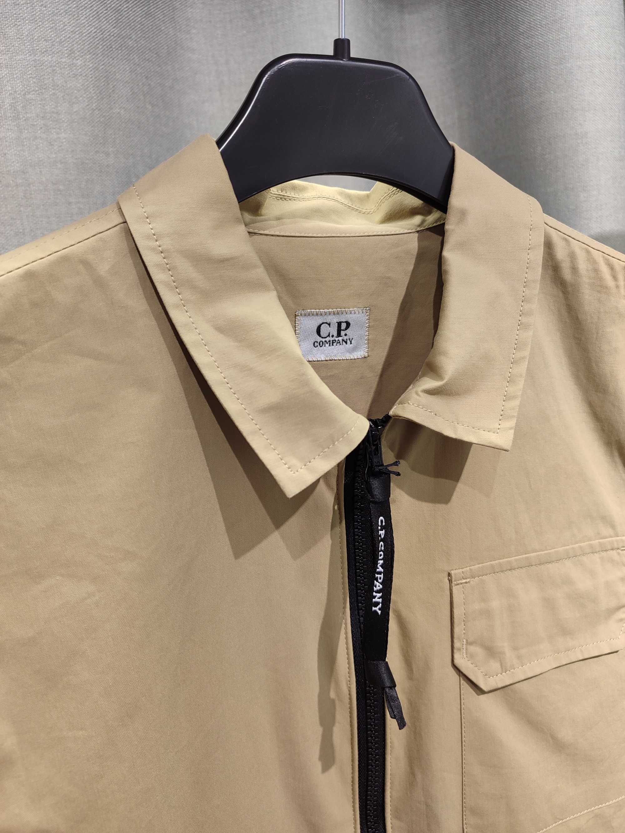 Куртка C.P. COMPANY Logo-Appliqued Cotton-Gabardine Jacket Beige