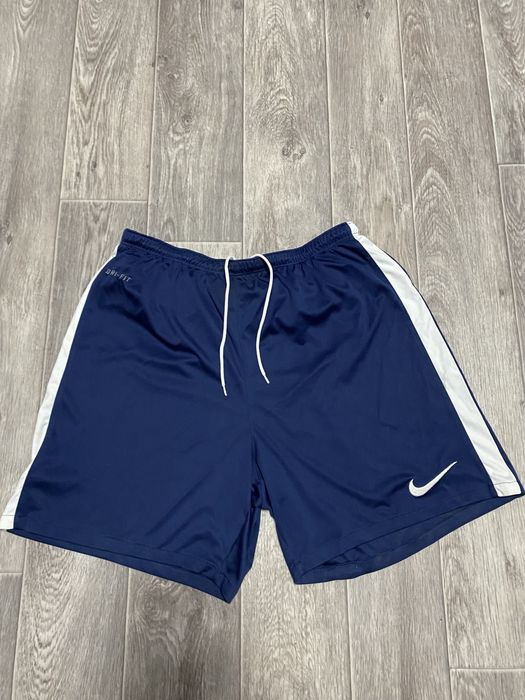 Оригінальні чоловічі шорти Nike Dri-Fit (сині з білими смугами)