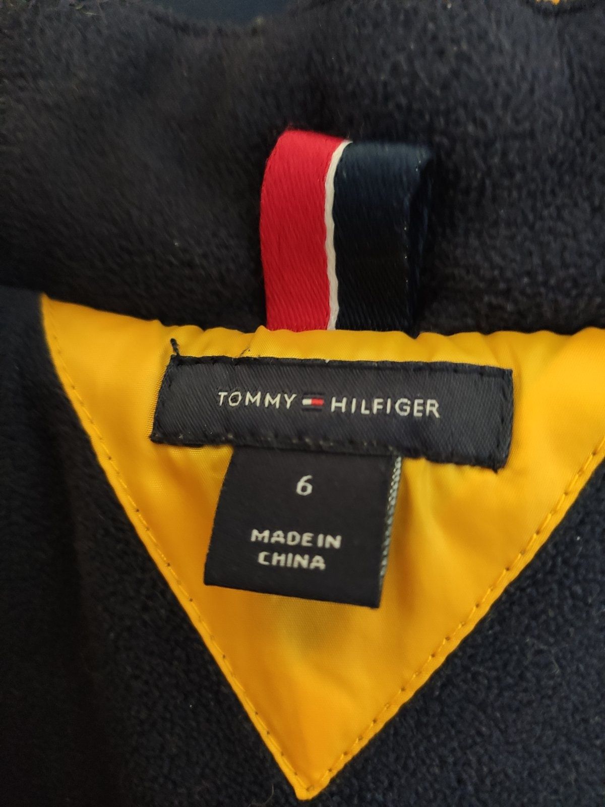 Куртка Tommy Hilfiger 5-6 лет демисезонная на синтепоне