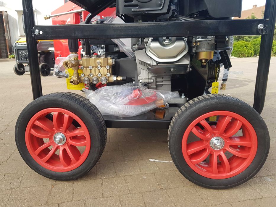 Myjka Ciśnieniowa spalinowa  275 bar / 18l/min 1080L/h