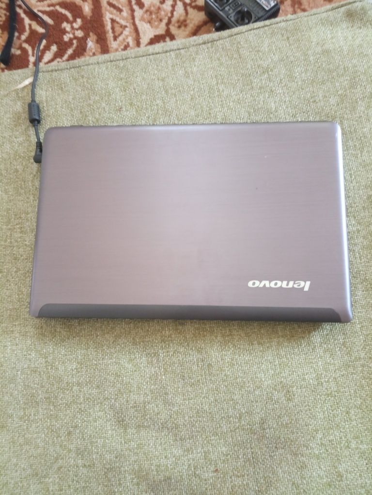 Продам ноутбук Lenovo z575