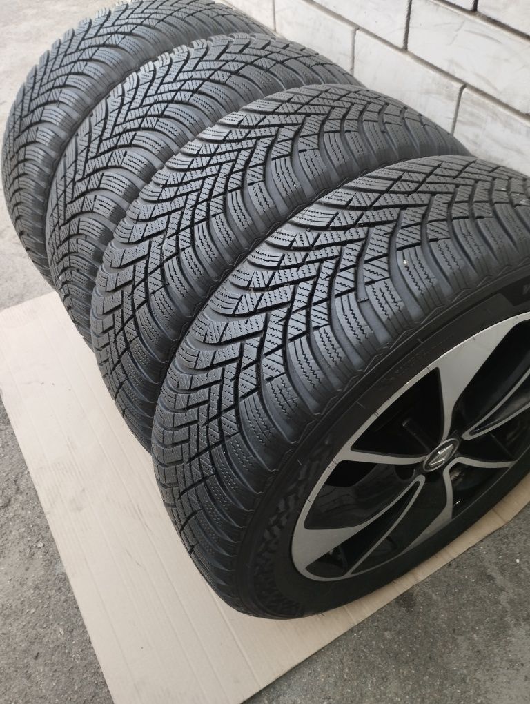 R16 4 100 диски Renault в сборе с зимними шинами.