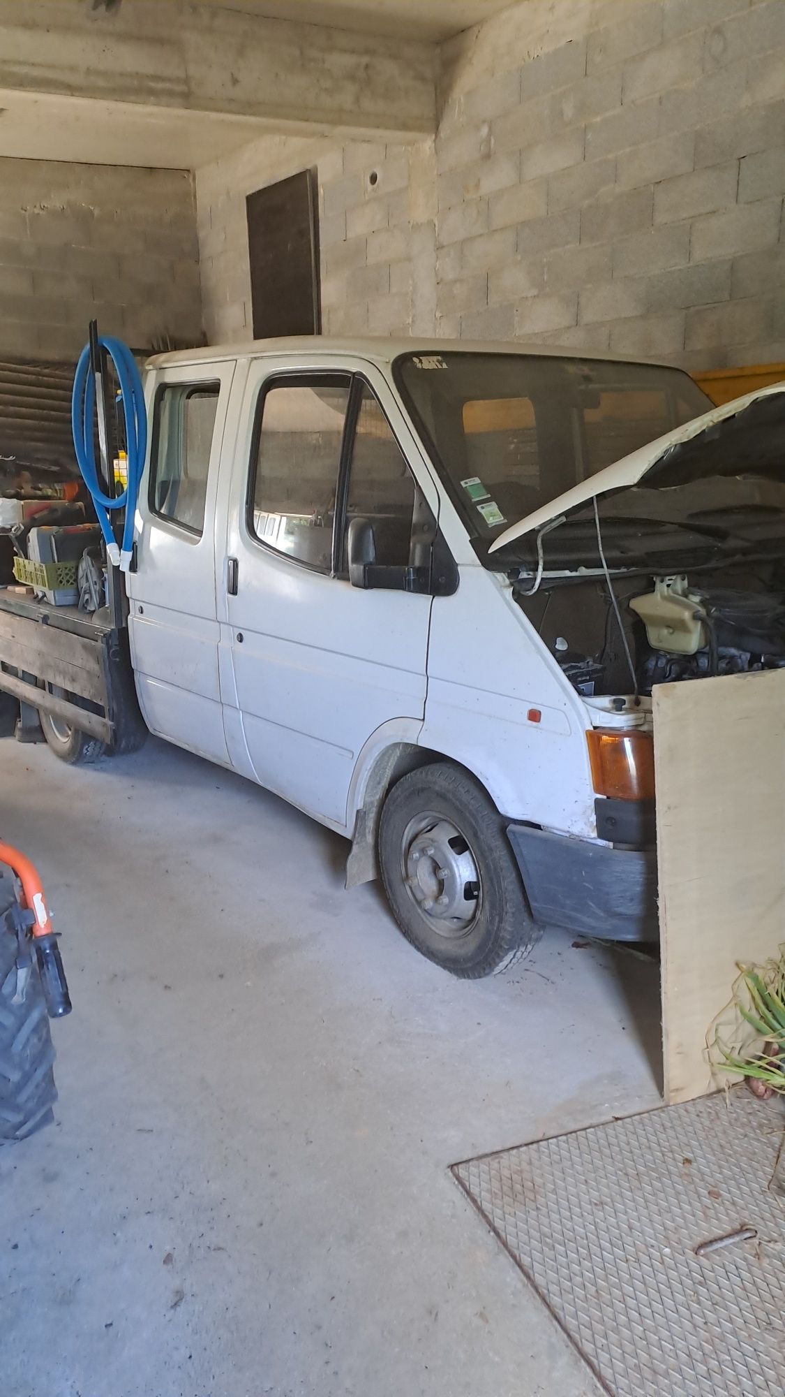 Ford Transit 7 lugares  caixa aberta