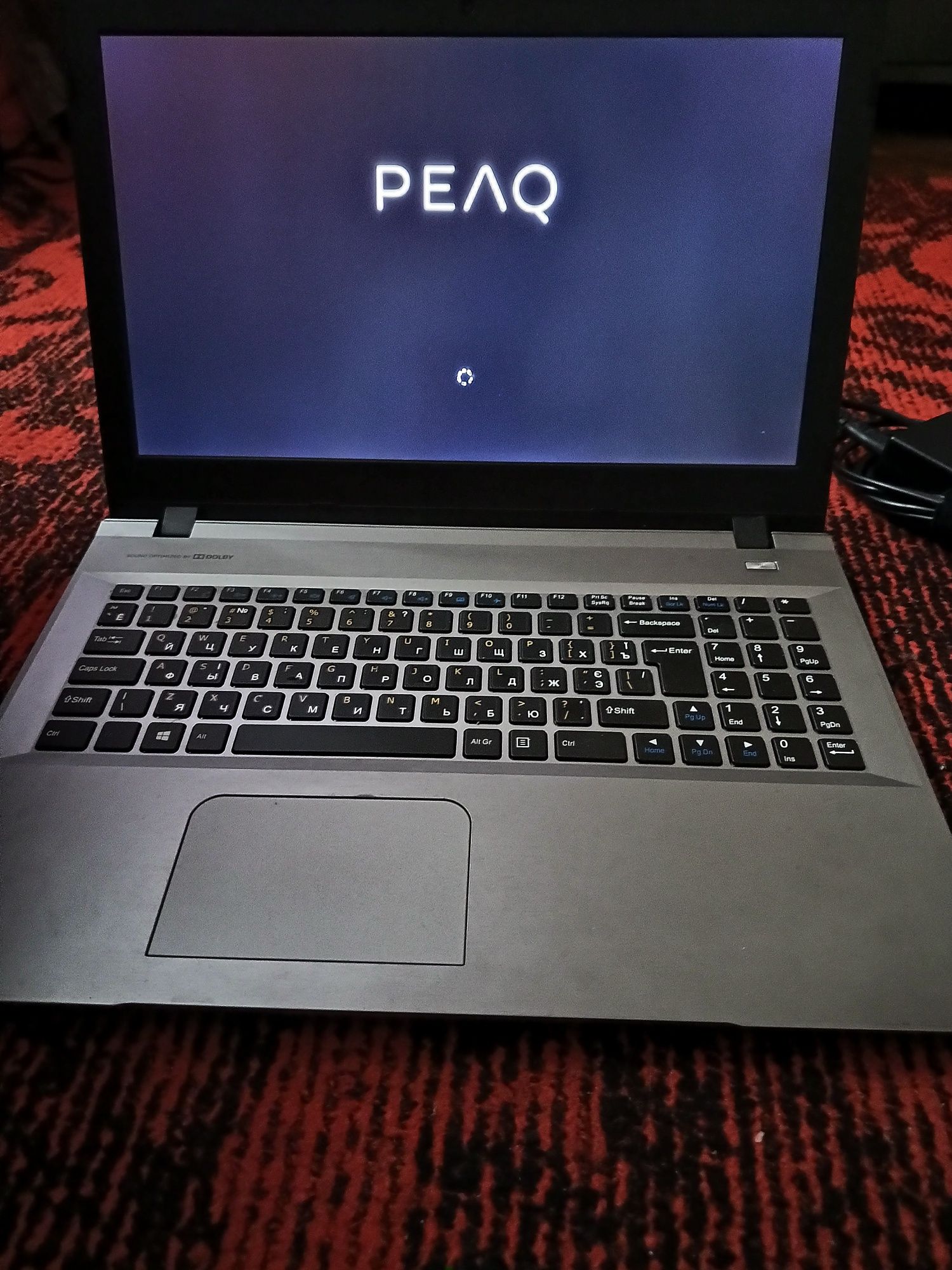 Ноутбук сірий PEAQ