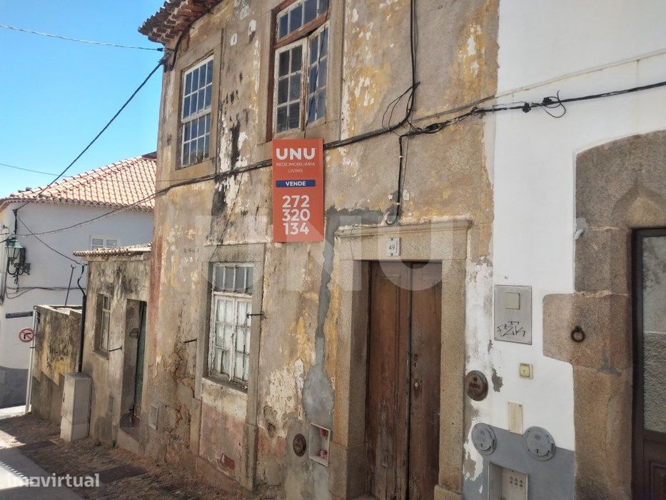 Moradia com 4 frações de utilização independente - Zona Histórica