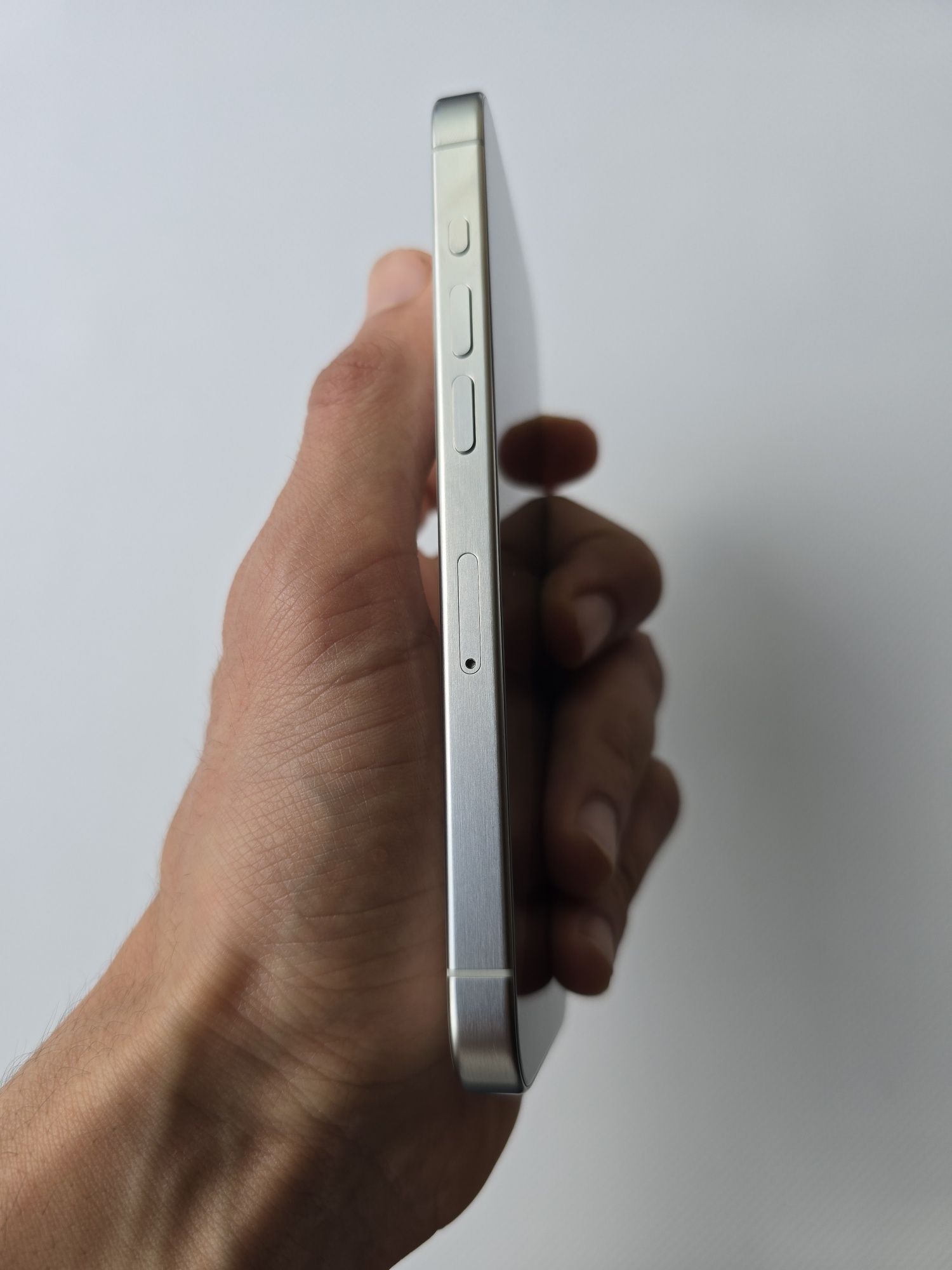iPhone 15 Pro, 256 GB Идеал Nano-sim+e-sim