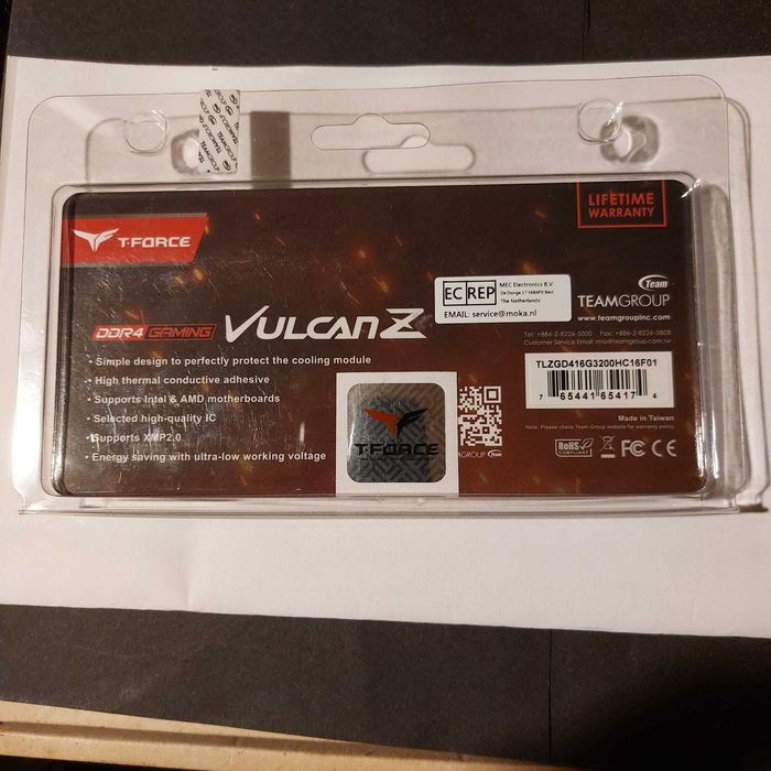 MEMÓRIA RAM Team Group T-FORCE Vulcan Z DDR4 16GB 3200MHz CAS16  Cinza
