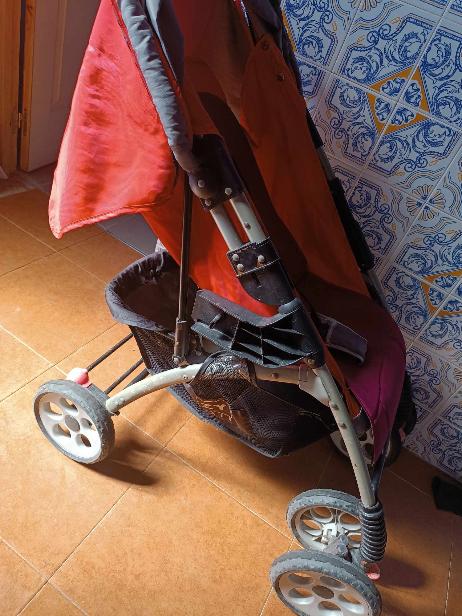Carrinho Para Bebê+ Cadeira De Refeição Criança