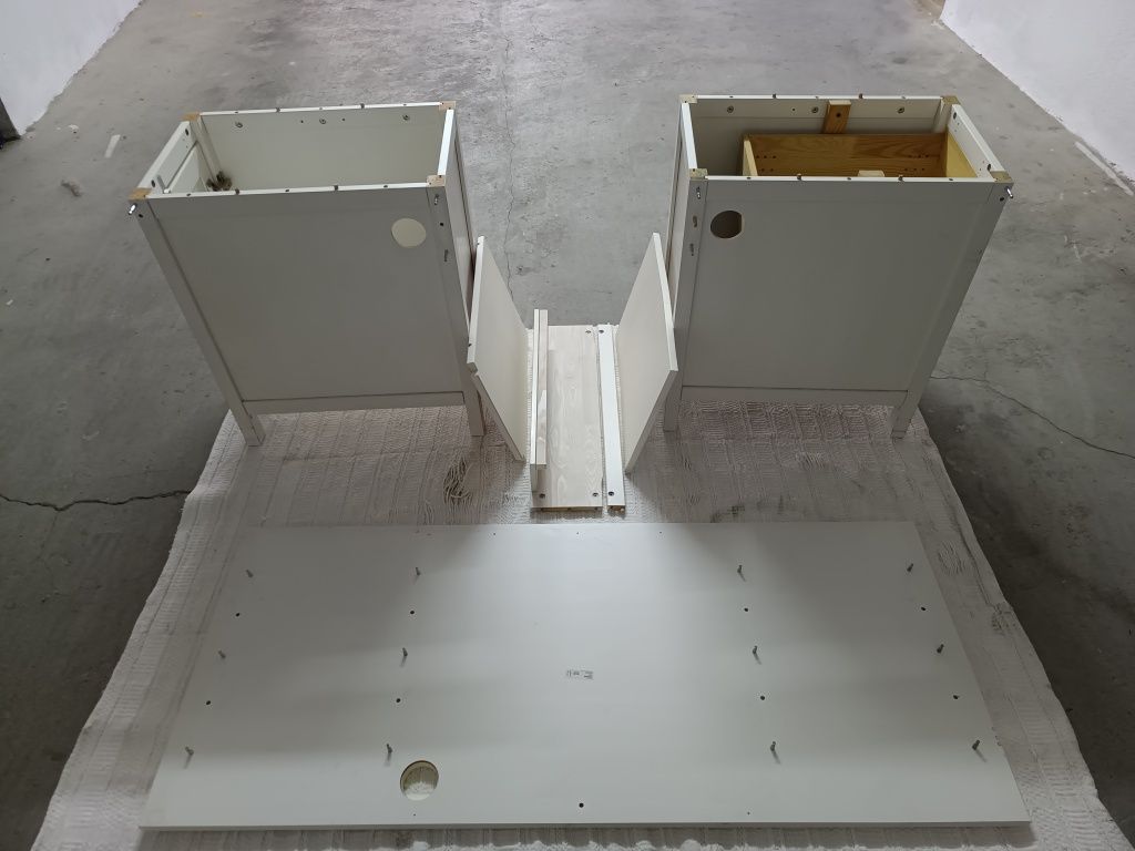 Mesa Secretária Branca com Gavetas