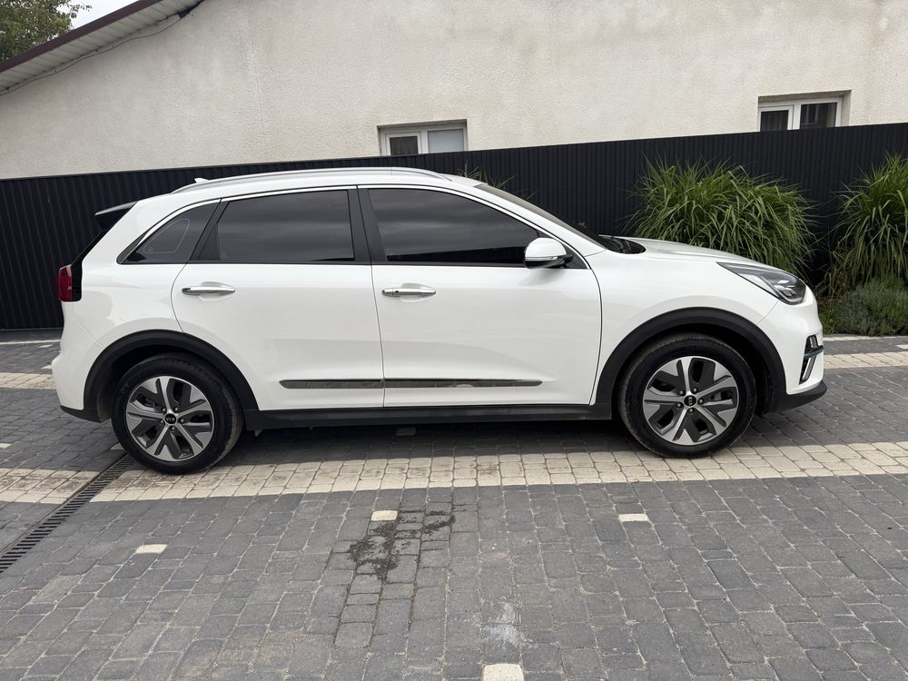 Kia Niro EV 64 кВт.  500 км. Запас ходу.