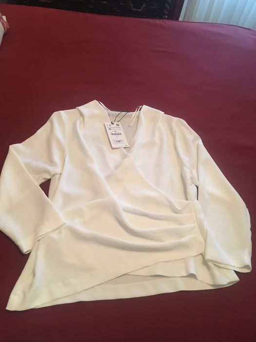 Blusa branca trespassada