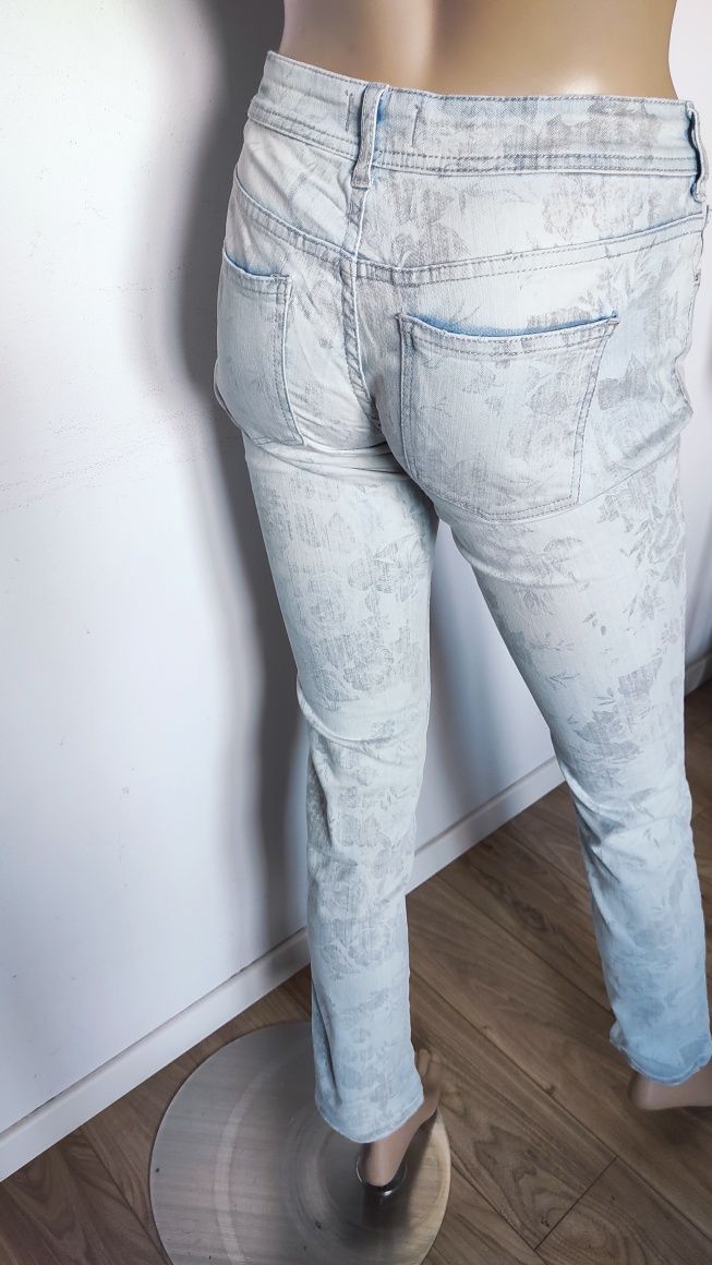 SG Spodnie damskie 36 , 38 , S , M jasne jeansy w kwiaty 36 , 38