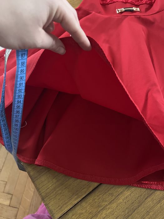 Сукня червона  гарна