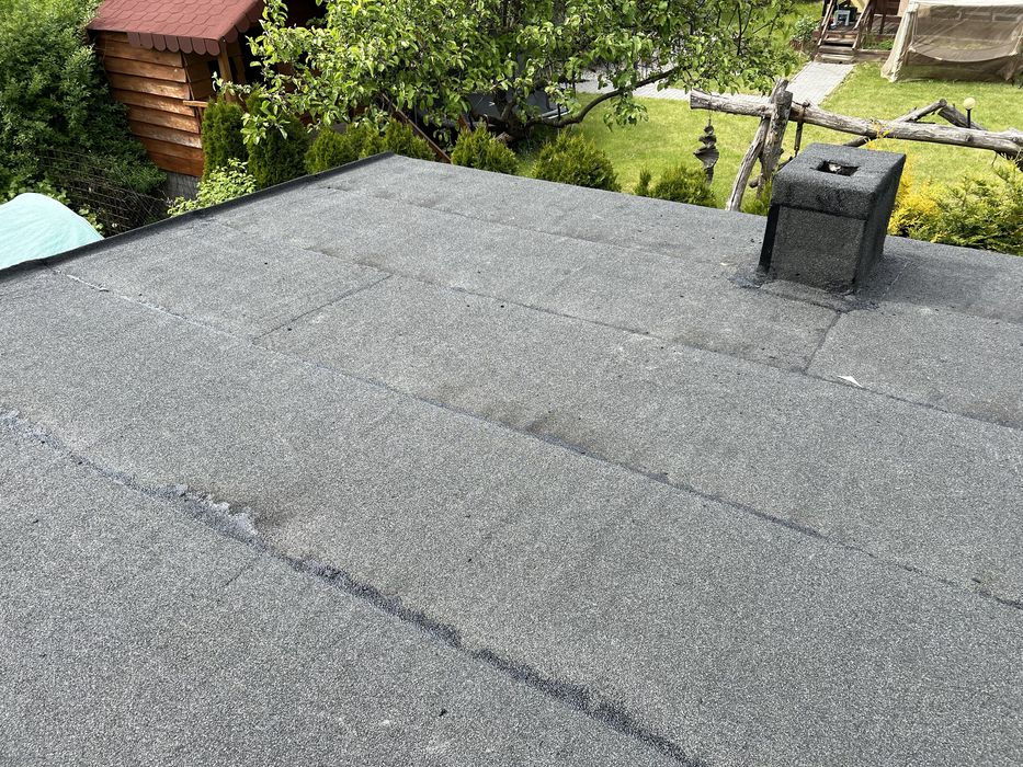 Dachy plaskie izolacja i zgrzewanie membrany, papy