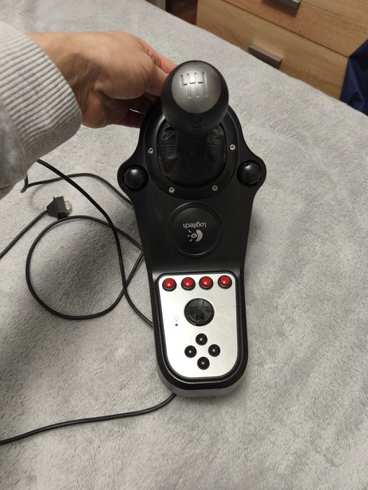 Продам Ігрове Кермо Logitech G27