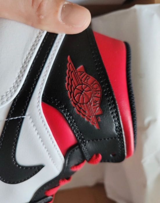 Jordan 1 Mid Homem