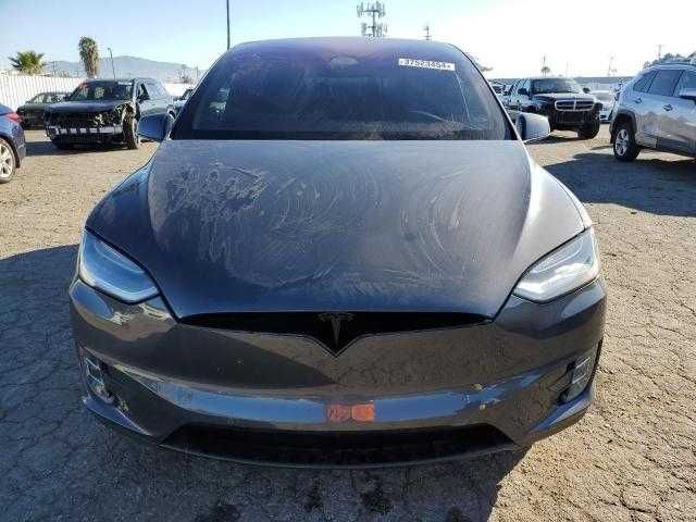 Tesla Model X 2021