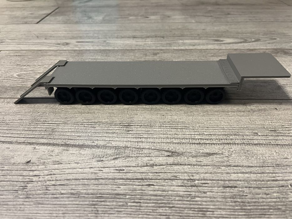Model naczepy 8-osiowej 1:43