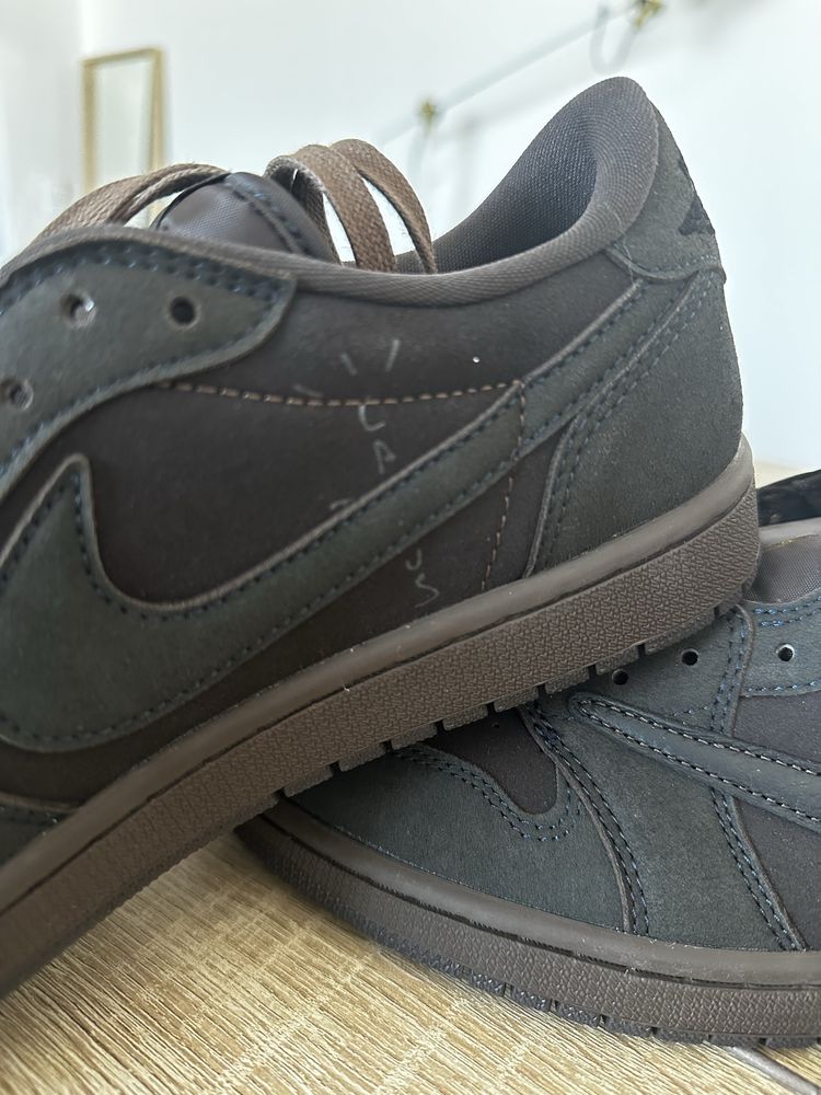 Nike air jordan low travis scott velvet brown and dark mocha